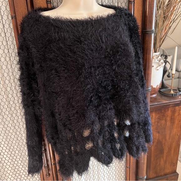 Anama Plush Sweater - Picture 2 of 5